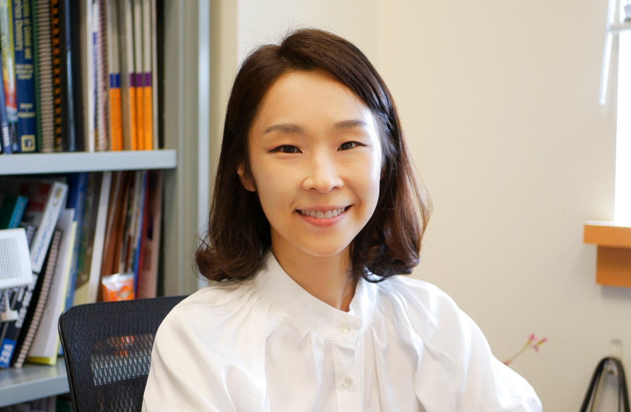 Yoonjee Park headshot