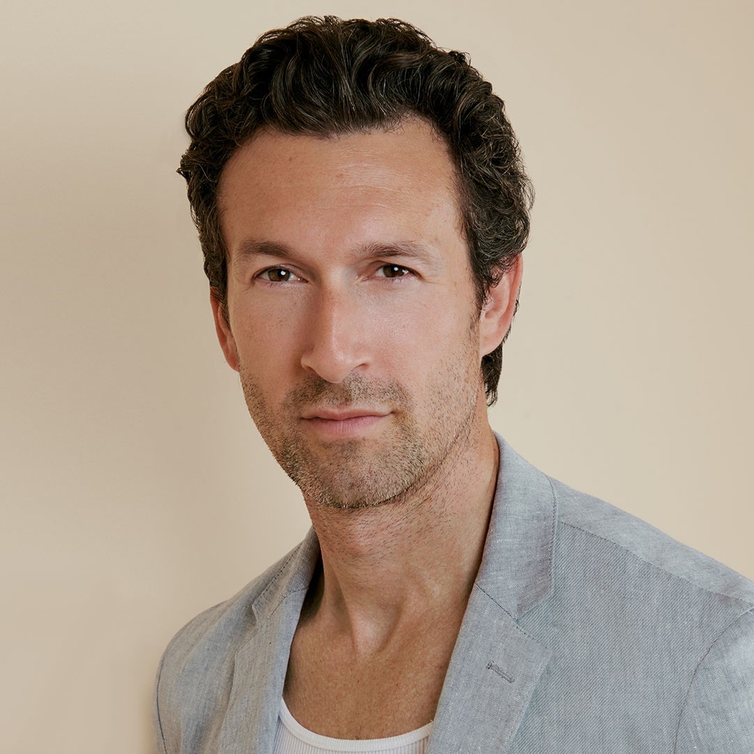 Aaron Lazar
